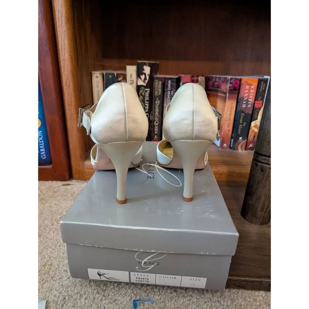 Grace Women’s Size 8B Antique Silk White Yvette Leather Heels Pumps